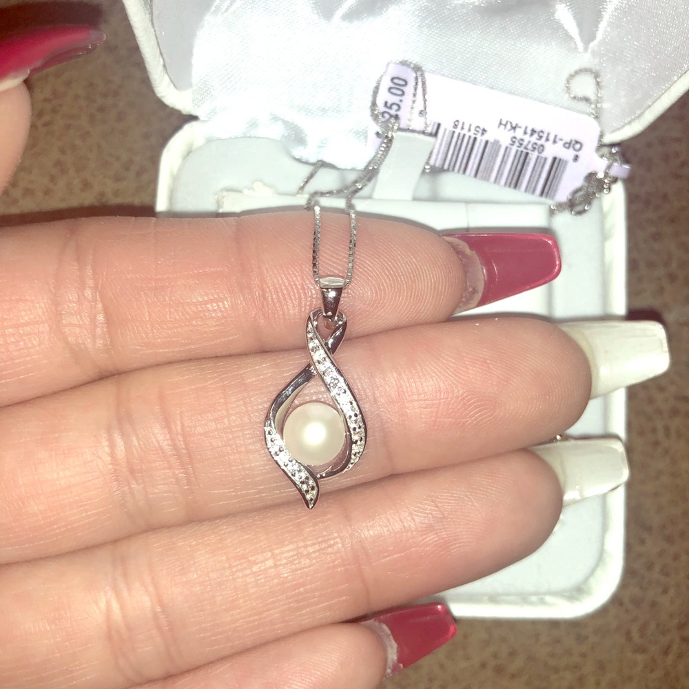 Sterling diamond necklace with pearl